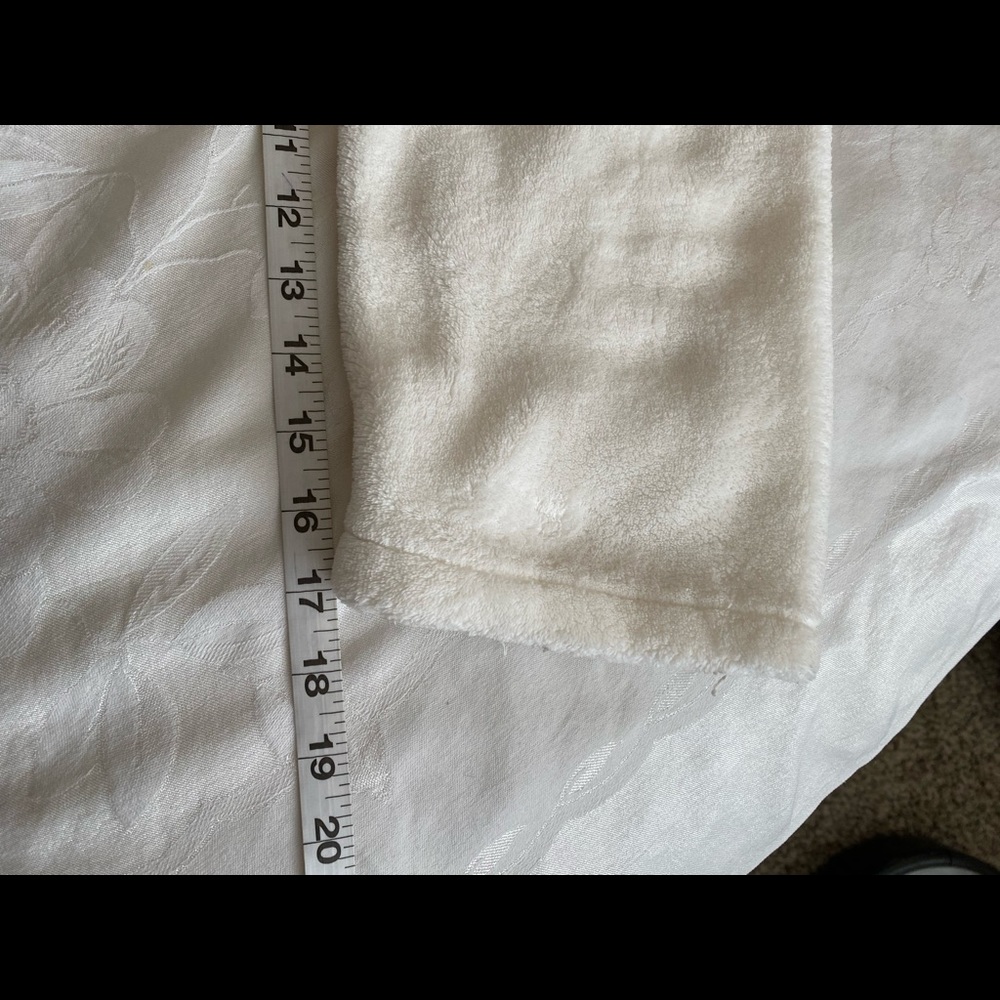 Fluffy White Spa Robe M/L - Picture 7 of 11
